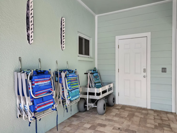 Four Bedroom Vacation Home in Holmes Beach Close to Beach